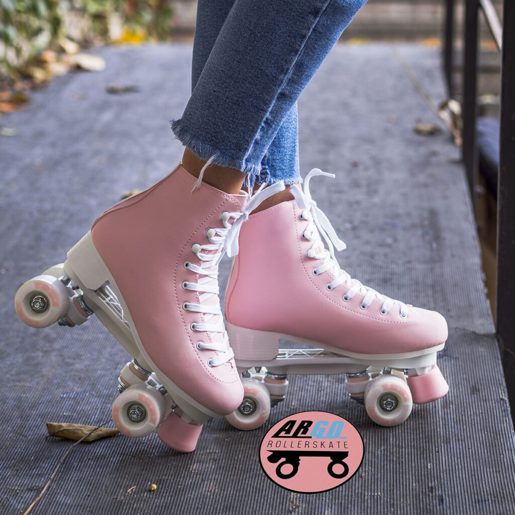 Si estás pensando en iniciar una nueva actividad sobre ruedas en Sinaloa, seguramente te surge la duda: ¿Qué me conviene más, unos patines o una patineta?