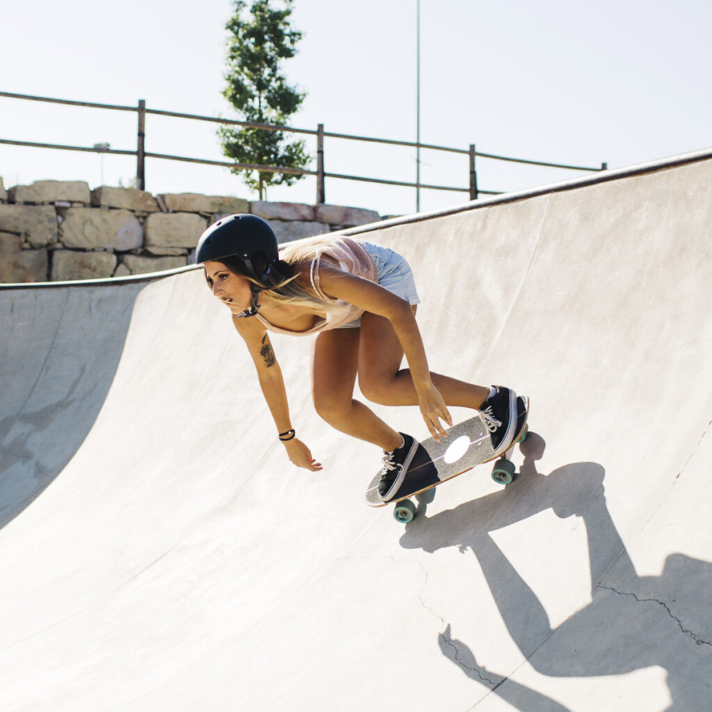 El skate y el patinaje han crecido muchísimo en Sinaloa. Cada vez más jóvenes y adultos se animan a rodar en parques, malecones y calles.