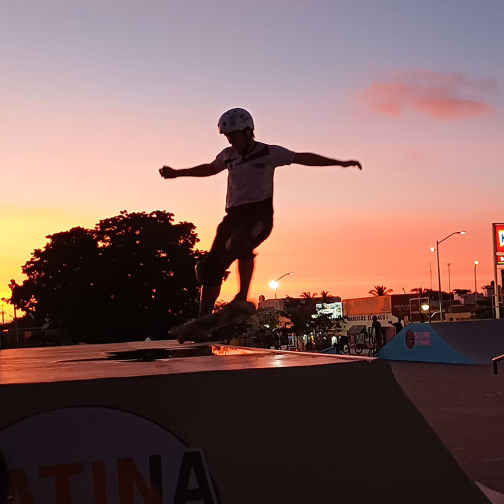 Patinar es una experiencia increíble, pero como todo deporte requiere **equipo adecuado y práctica consciente**.